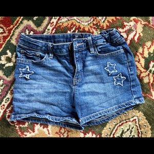 Gap Kids girls shorty shirt with star decal.